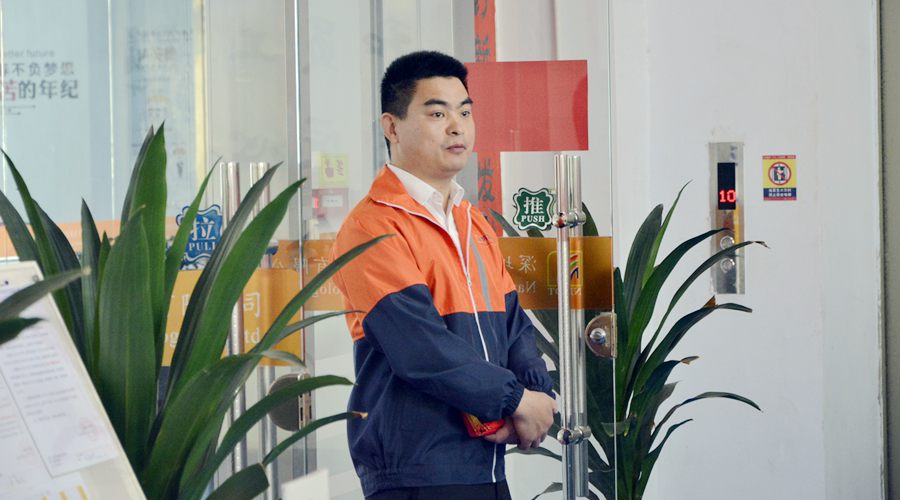 深圳納宏光電黃宏亮總經理